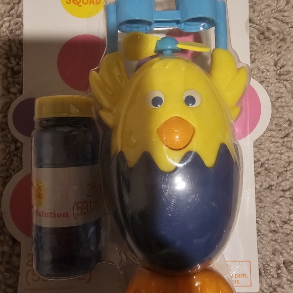 Sun Squad Chick Bubble Maker - Yellow and Blue - Picture 2 of 3